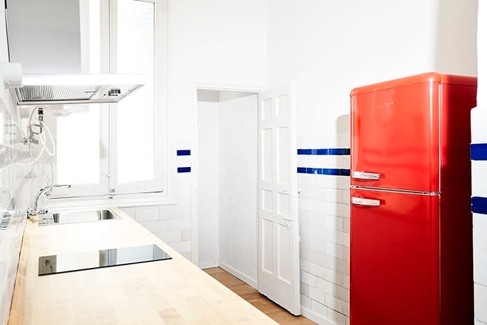 cocina antigua frigo rojo