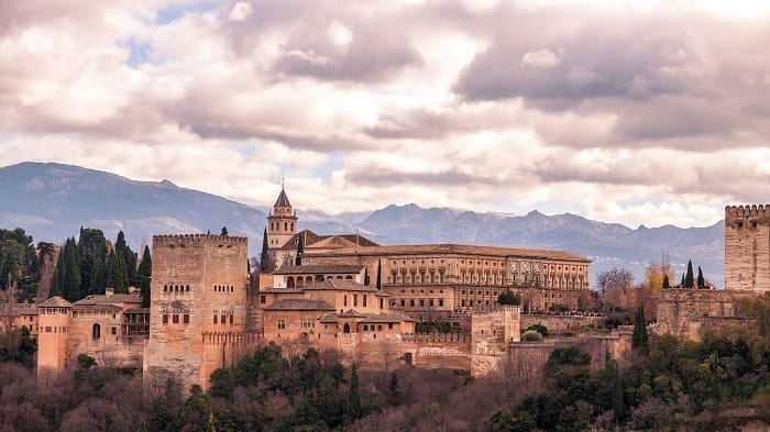 viajar desde casa alhambra de granada