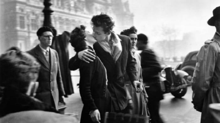 El beso por Robert Doisneau