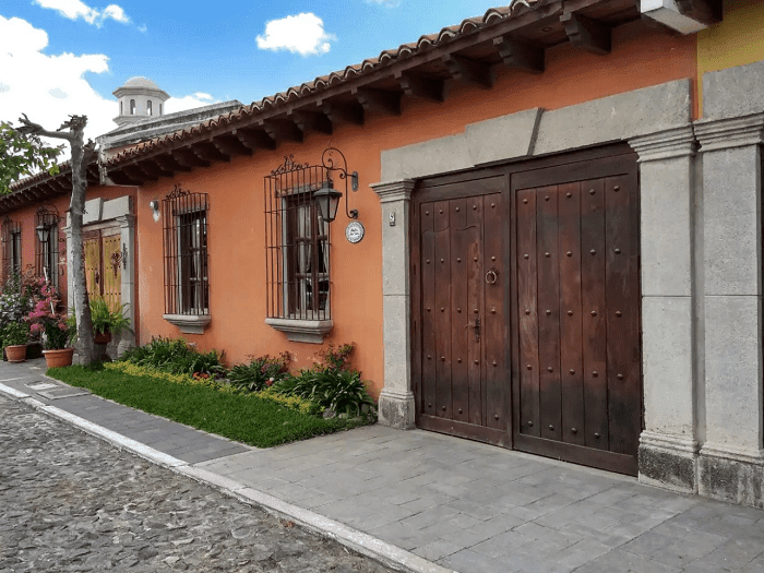 fachada casa colonial