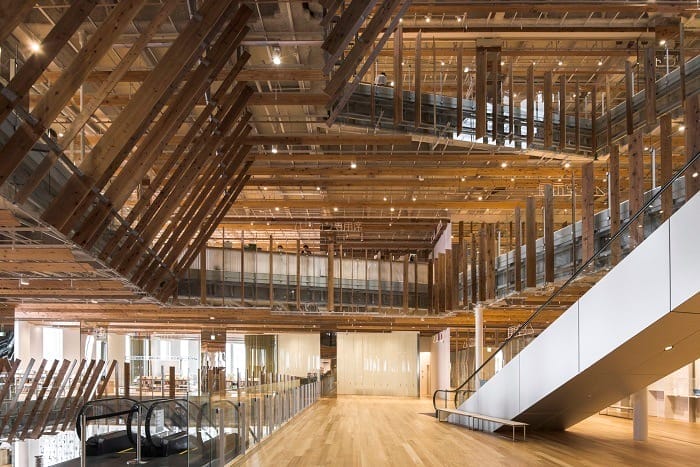 interior de Toyama Kiaria