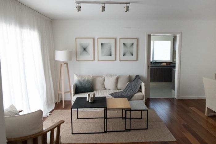 salón con colores cálidos