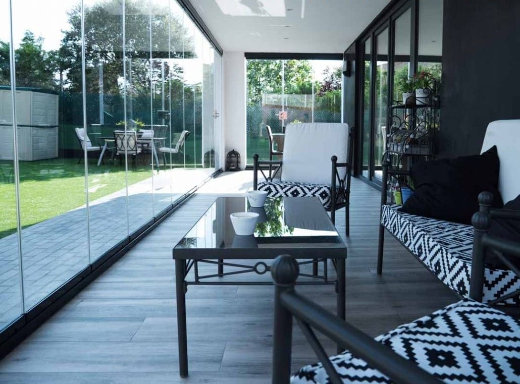 Entrada a una casa prefabricada