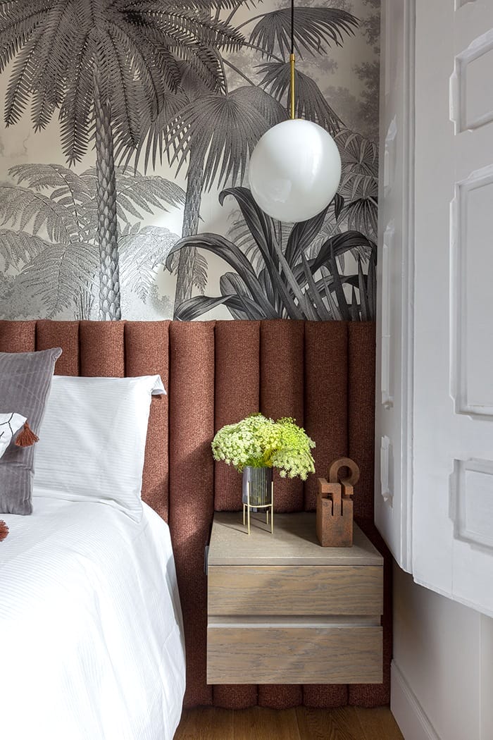 detalle cabecero terracota terciopelo