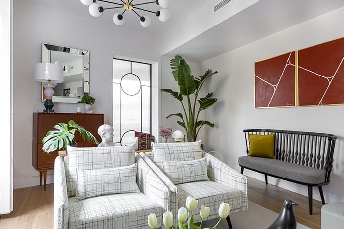 butacas jaspeadas blancas y grises salon mid century modern