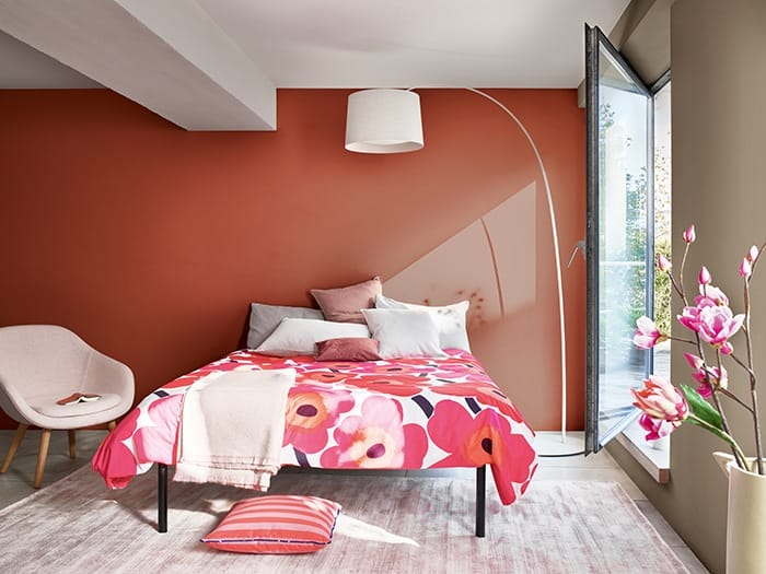 dormitorio rosas fuertes