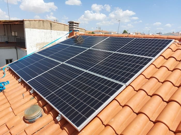 Placas solares en una casa