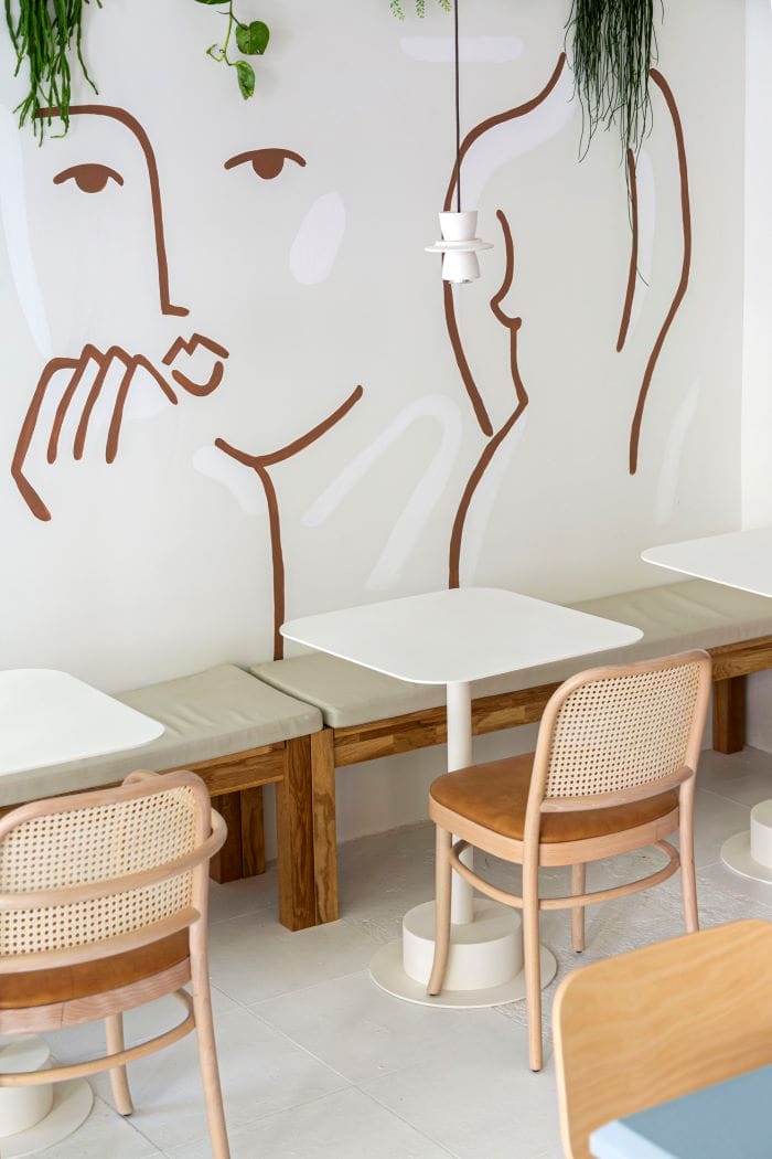 Cafetería Agrado, detalle mujer