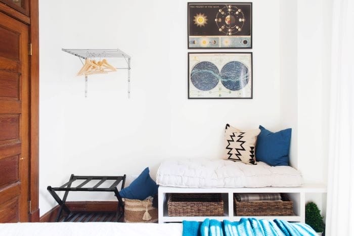 Alojamiento Airbnb para largas estancias con accesorios como mantas