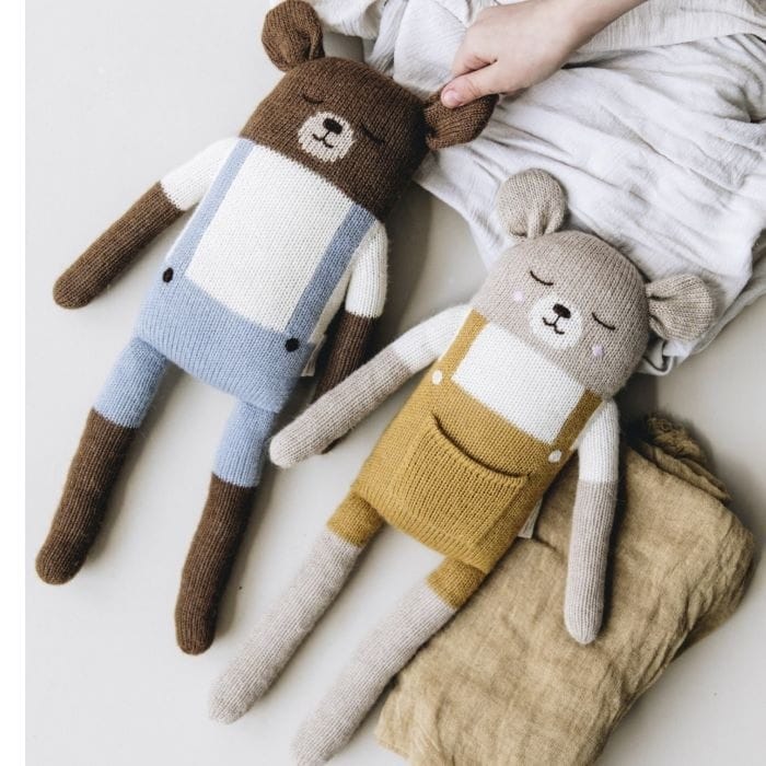 Peluches ositos como juguete de los niños