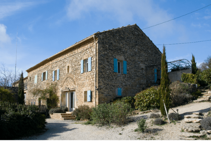 Fachada-de-una-casa-estilo-provenzal