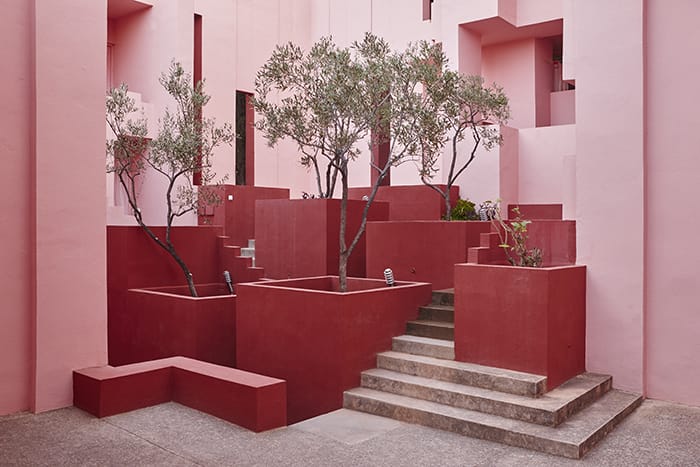 muralla roja rosa bofill