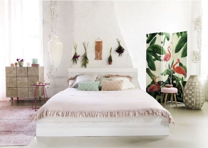 Gran cama para tu dormitorio de estilo exótico