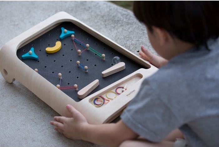 Pinball de madera para jugar en casa