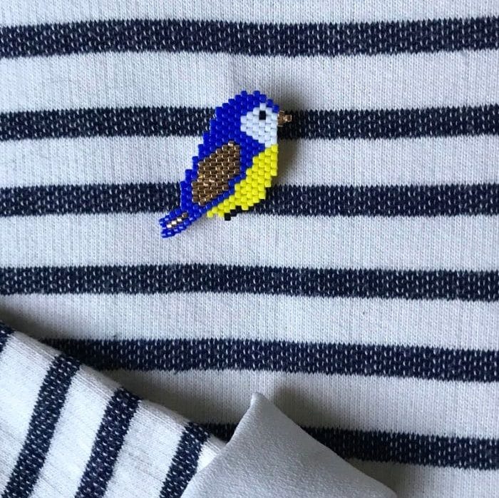 Regalo para tu madre con un broche azul