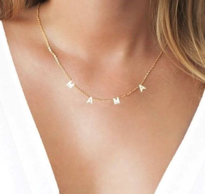 Collar MAMA para regalar por el día de la madre con amor