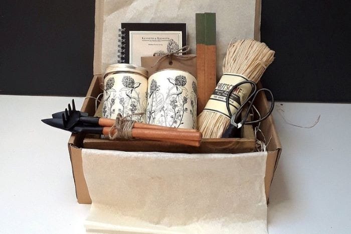 Set-de-regalo-Gardening-Essentials-Planter para el día de la madre