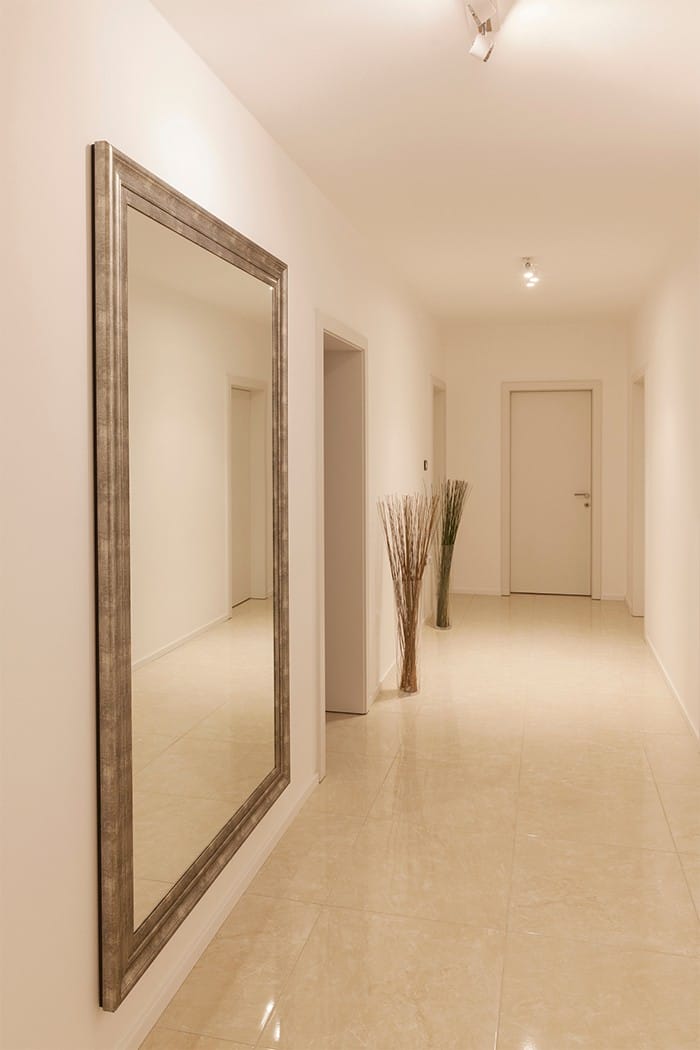 suelo baldosa pasillo