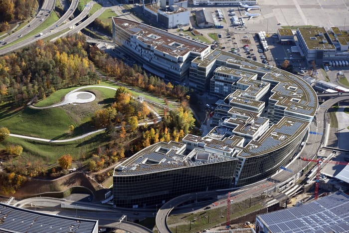 diseño arquitectura por Riken Yamamoto aeropuerto de Zurich