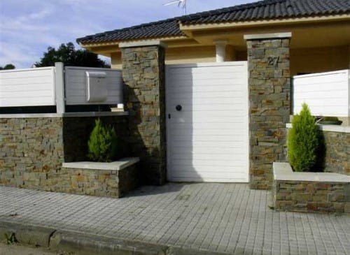 Piedra-natural-Zeta-multicolor en exterior