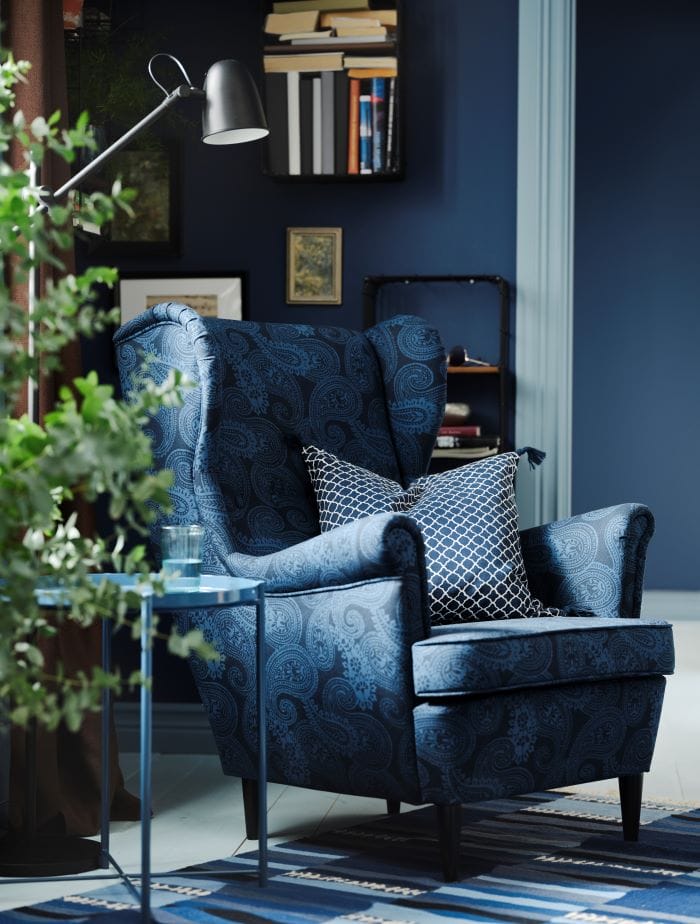 Sillón orejero de IKEA color azúl