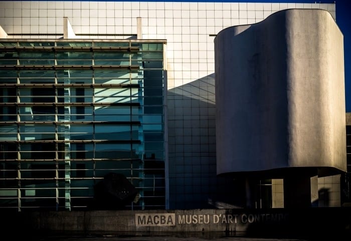 fachada museo macba