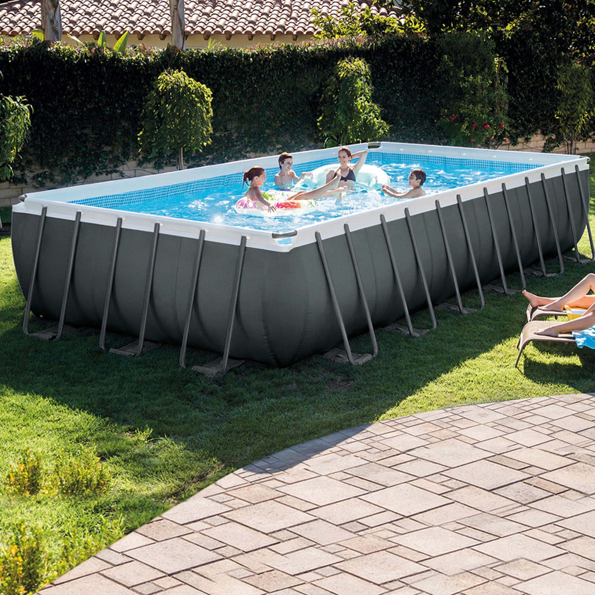 piscina hinchable o tubular para el jardín de tu hogar
