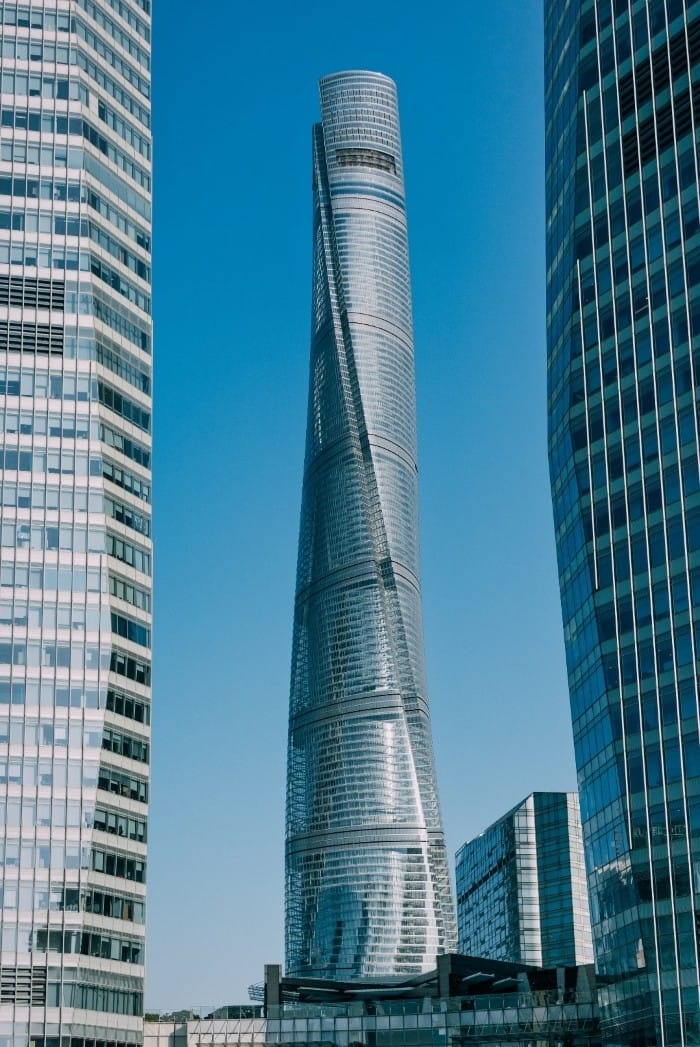 rascacielos cristal futurista