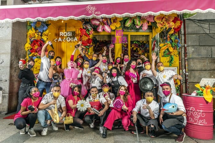 equipo puerta del restaurante en el restaurante Rosi La Loca Madrid