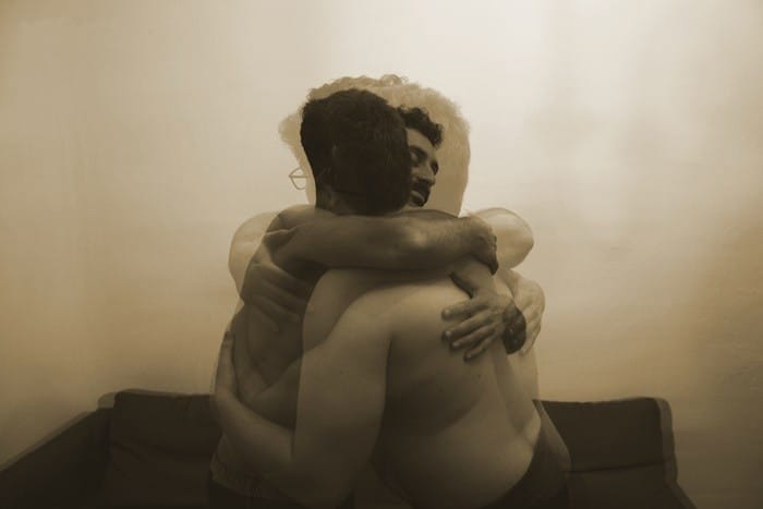 abrazo personas calidez