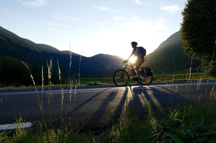 Muévete este verano por donde quieras con las mejores bicis eléctricas