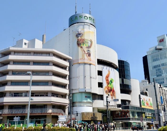 edifico tiendas moda compras