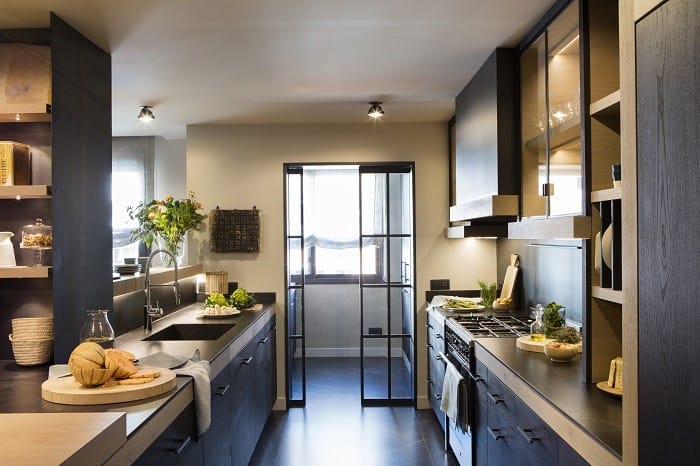 luz-ambiental-en-la-cocina-con-luz-en-el-techo