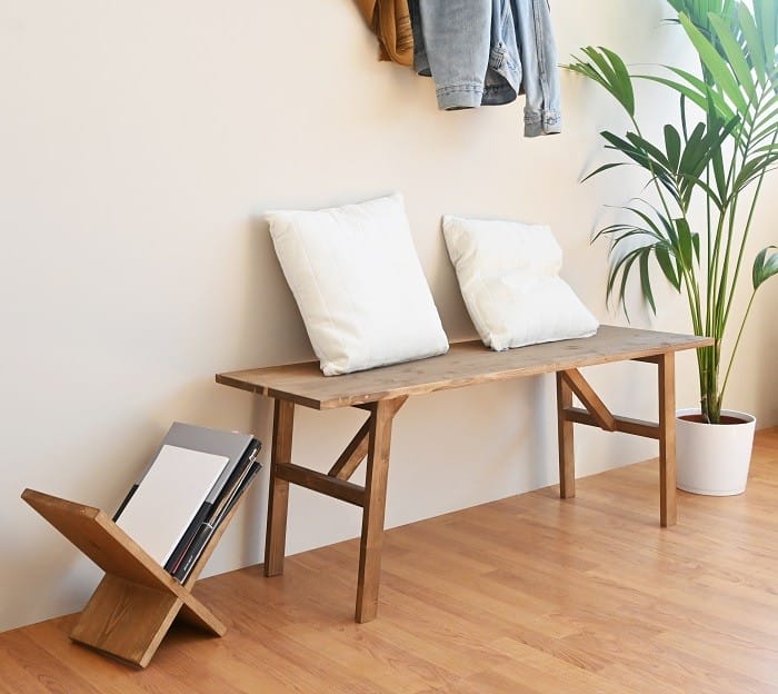 decoración raw wood con banqueta Siep de madera