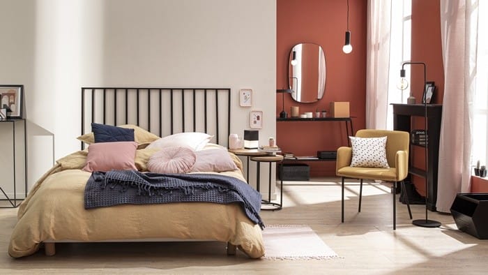 habitacion cama colcha silla