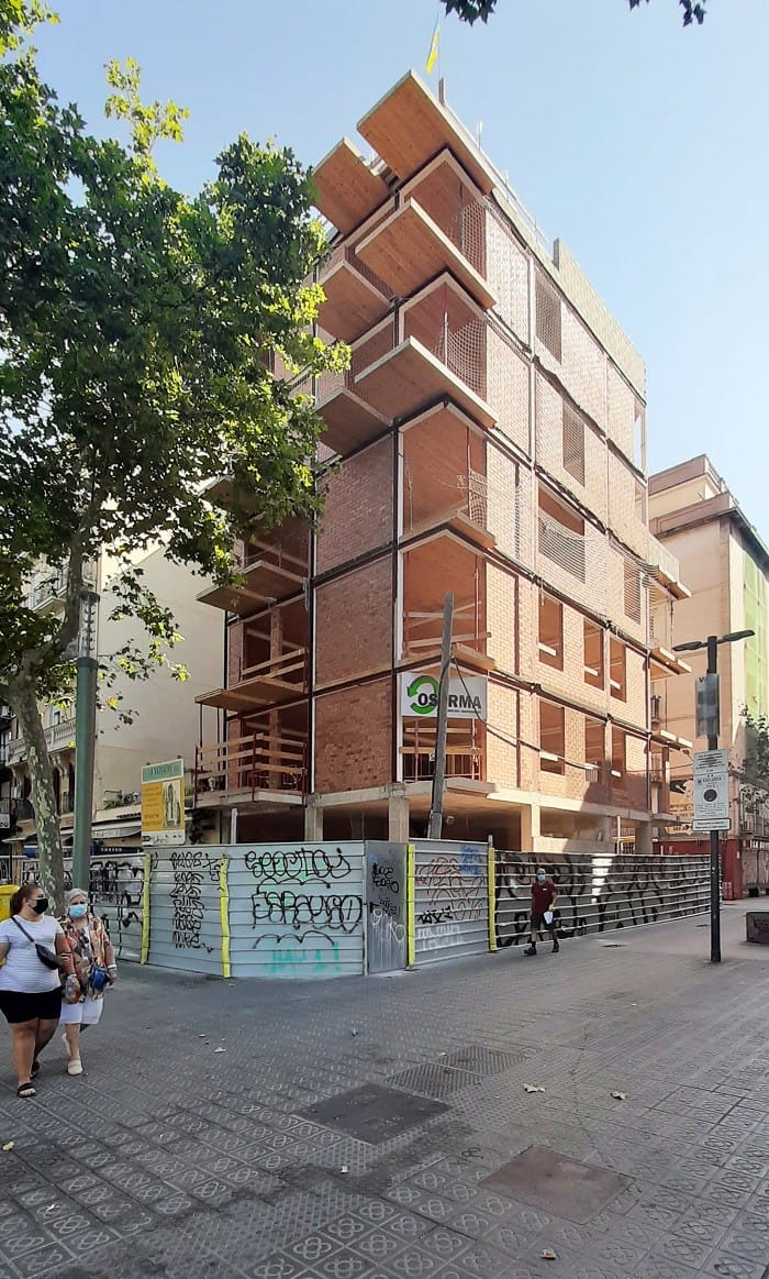 Fachada de viviendas cooperativas La Xarxaire