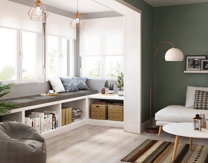 Ventanas blancas cerrando una terraza