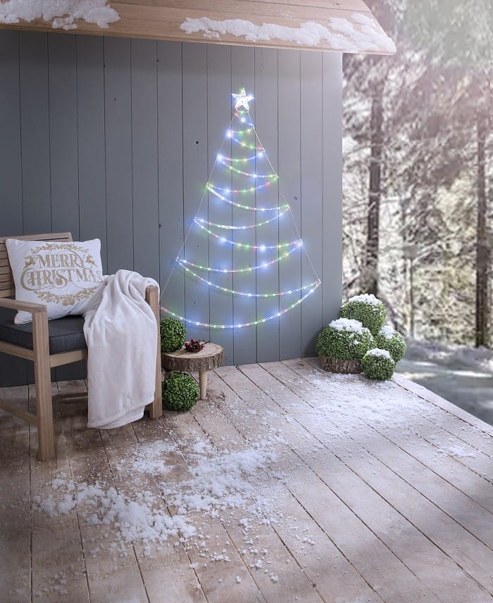 Árbol de Navidad hecho de luces de Leroy Merlin
