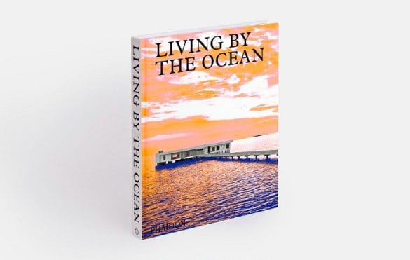 Libro Living by the Ocean