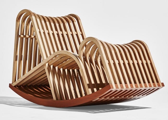 Silla de madera con balanceo