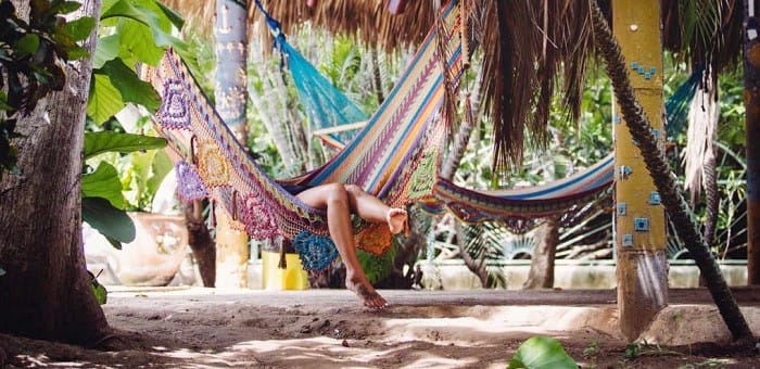 persona en la hamaca relajada