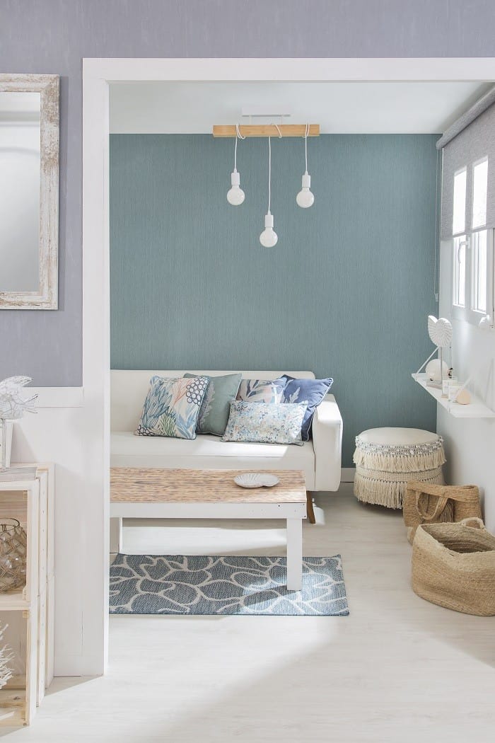 Salón con decoración en tonos azules