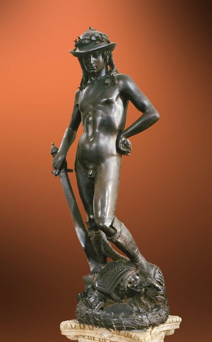 escultura bronce hombre espada