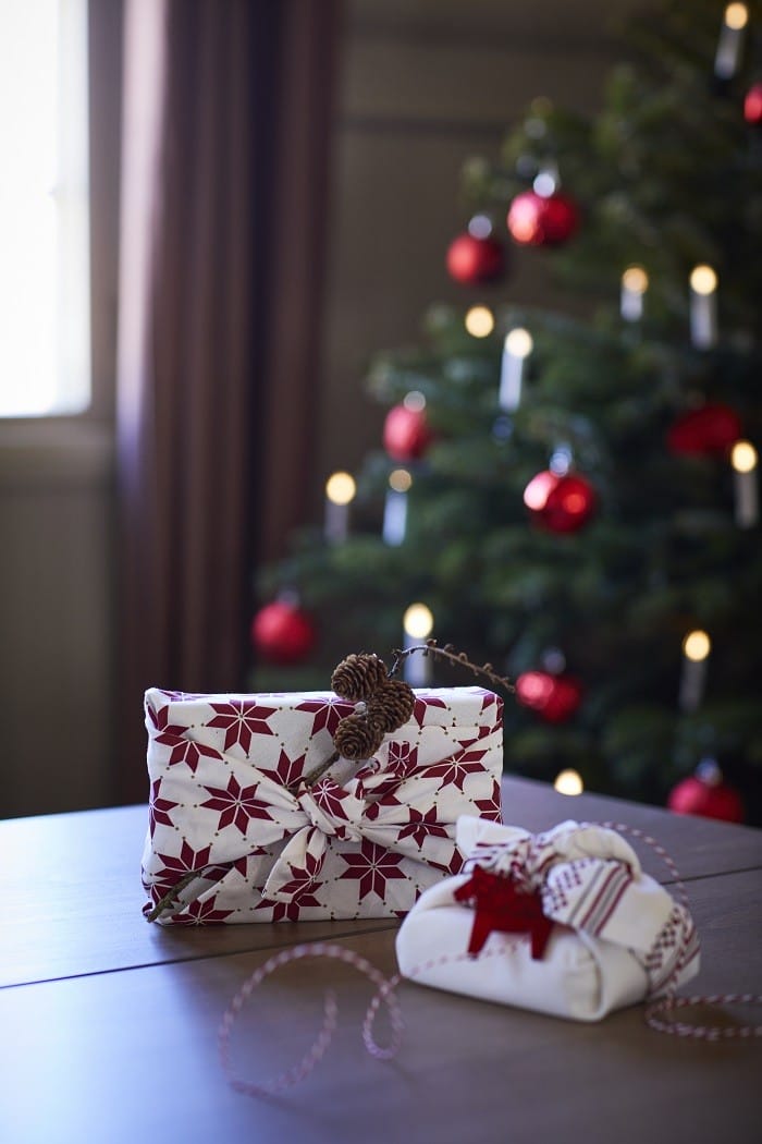 Paño para envolver los regalos de Navidad al estilo japonés