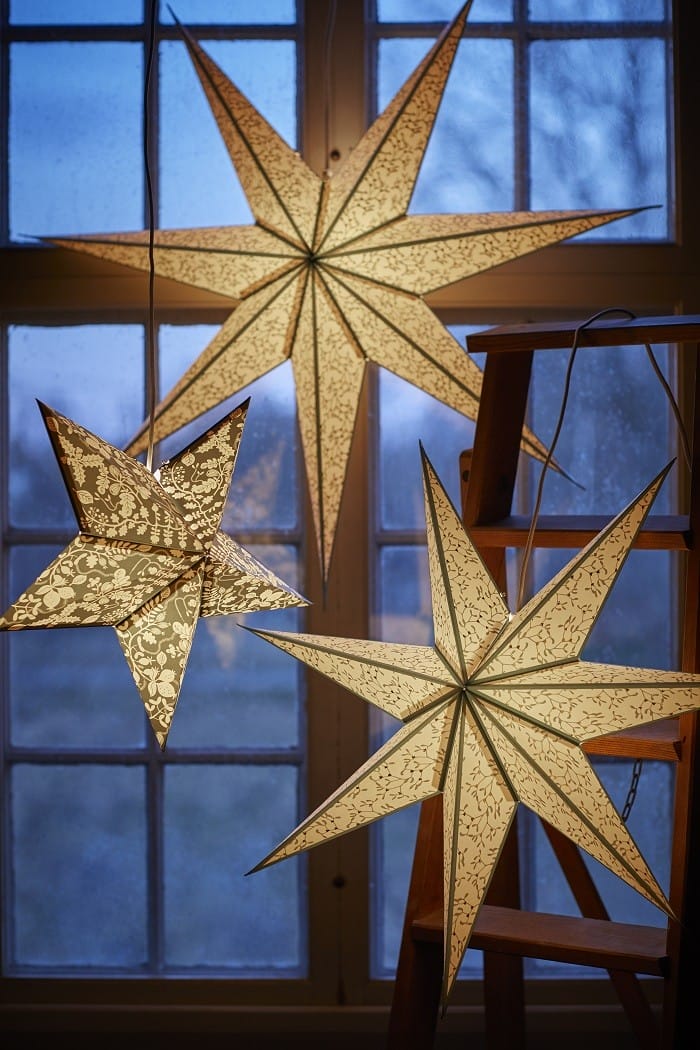 decoración navideña luminosa con estrellas