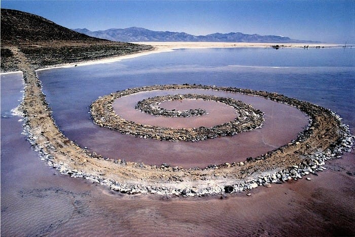 embarcadero en forma de espiral por Robert Smithson