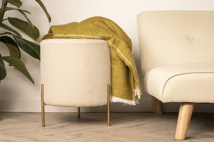 Puf de terciopelo de leroy merlin para decoración de tu hogar