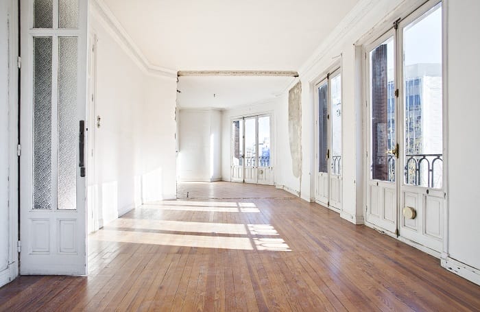 Interior de Casa Decor 2022 con mucha luz