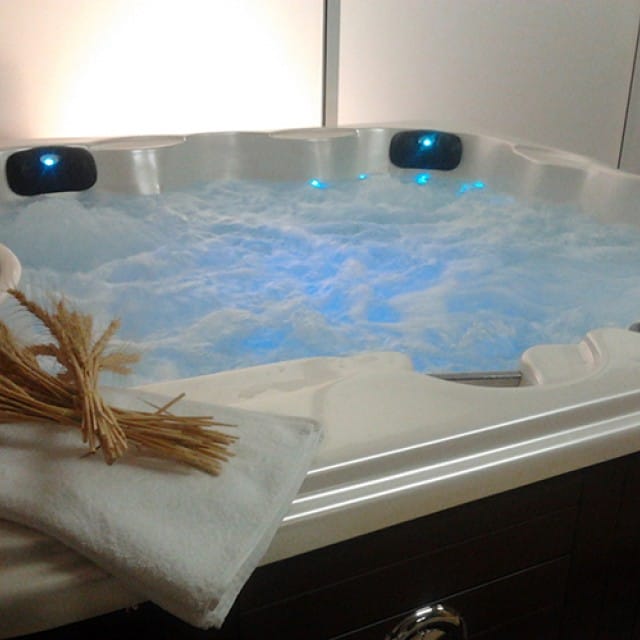 Hidromasaje en el interior de una casa