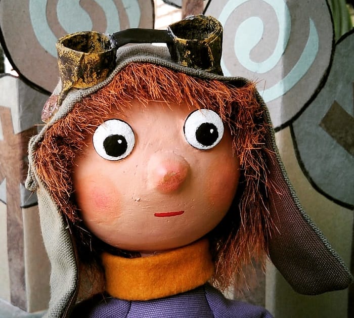 detalle de una marioneta de teatro infantil